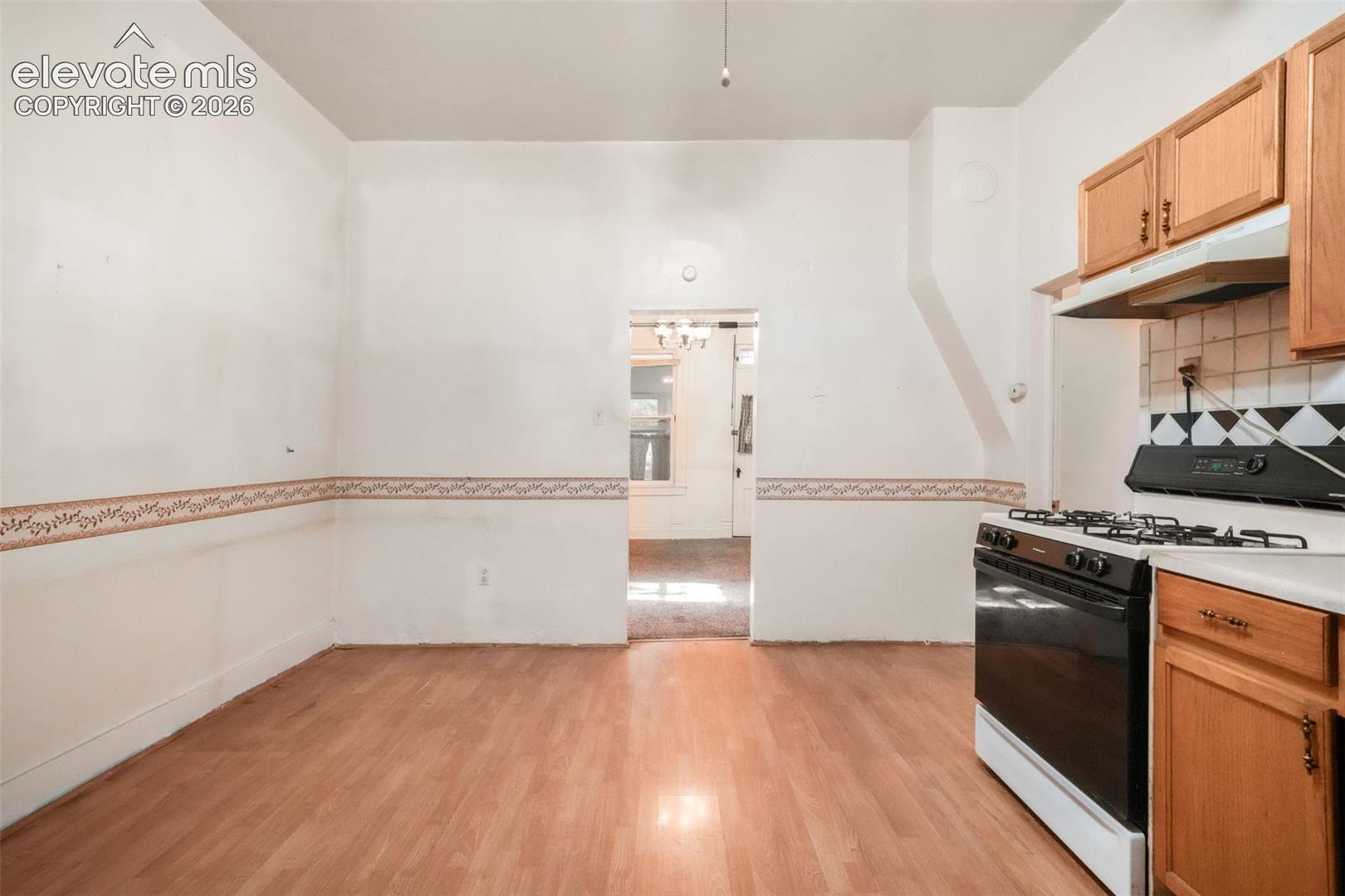818 W 2nd Street