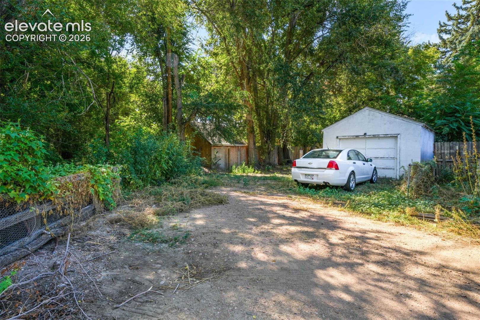 818 W 2nd Street