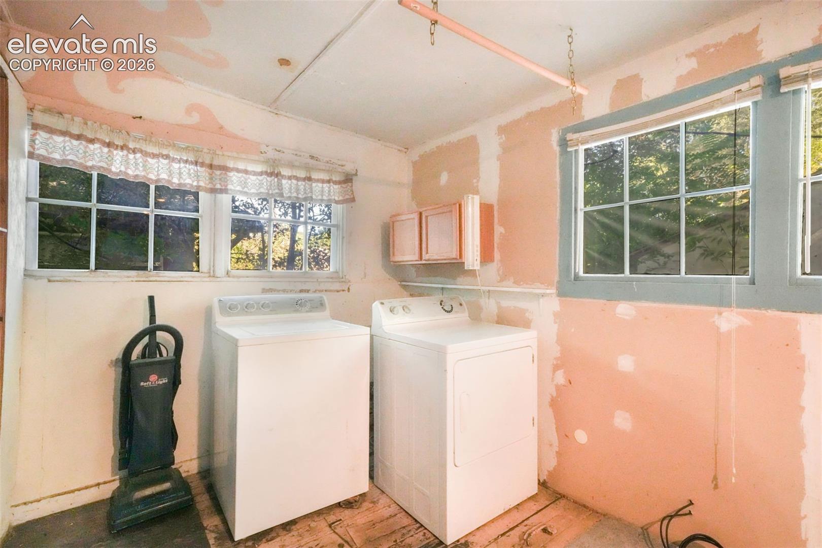 818 W 2nd Street