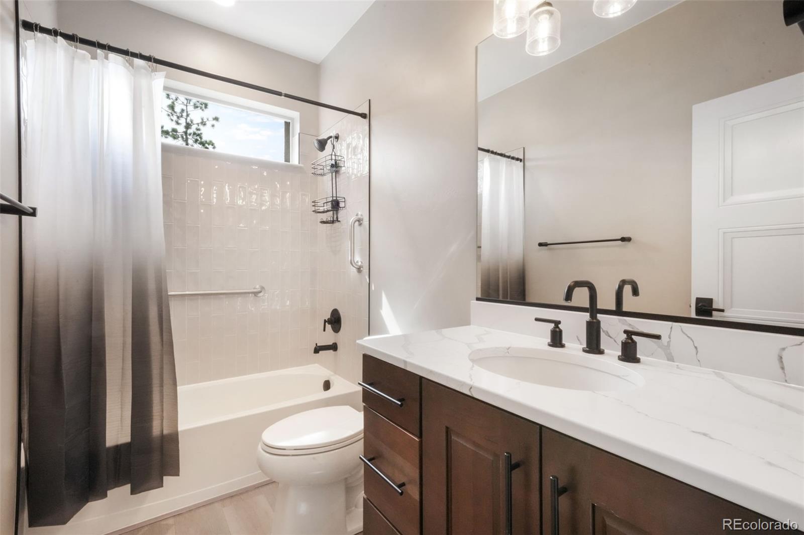 1070 Panoramic Drive