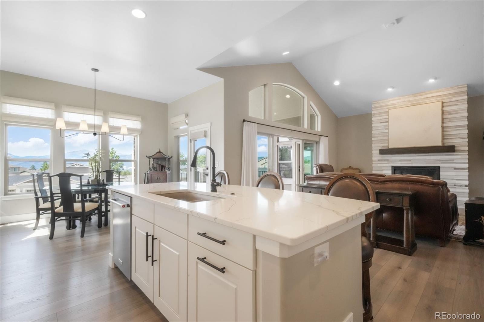 1070 Panoramic Drive