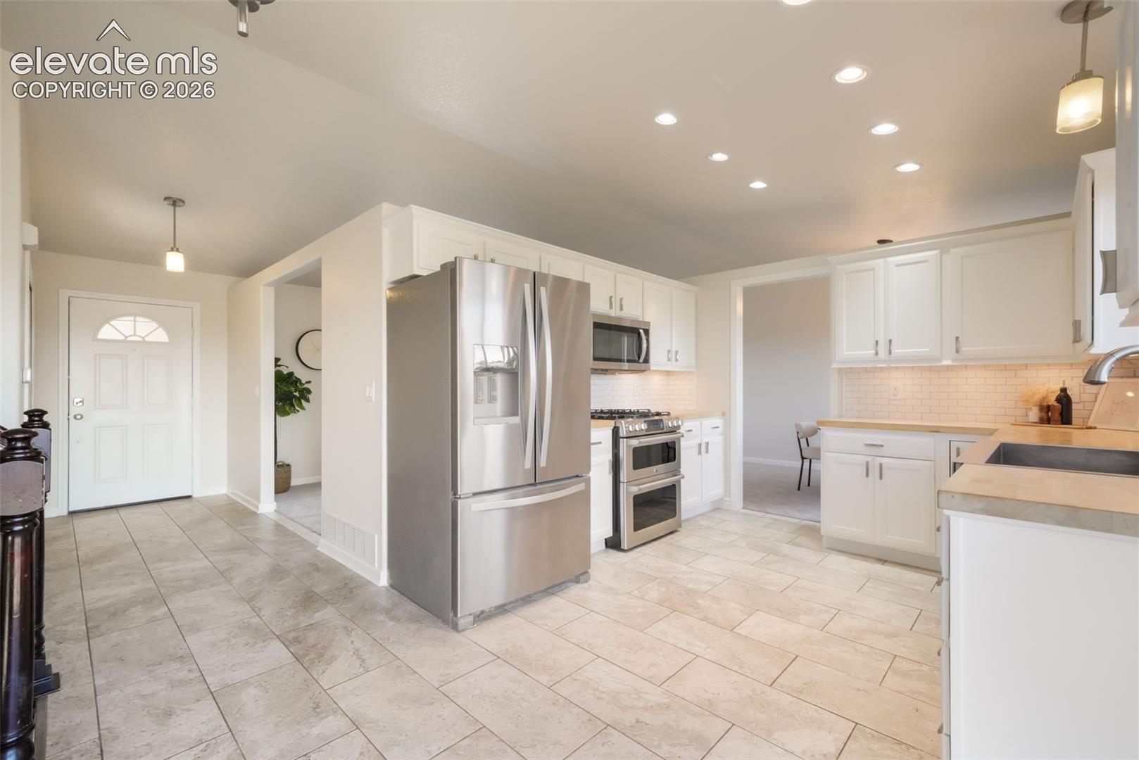 7106 Lone Eagle Lane