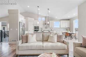 2573 Lakes Edge Drive