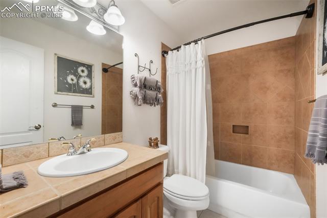 1236 Castlecombe Lane