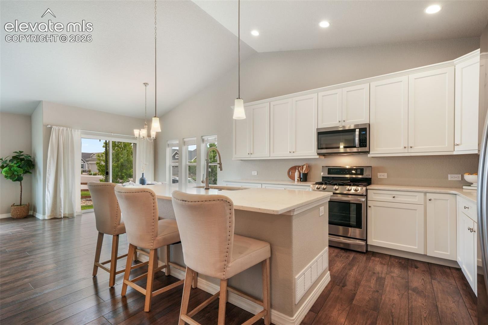 2583 Lakes Edge Drive