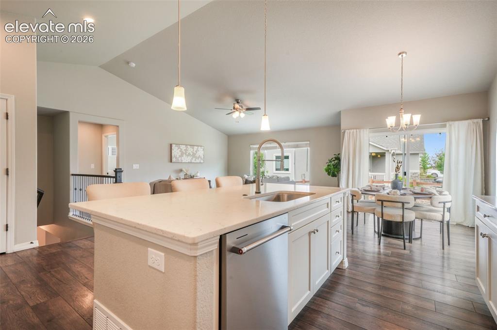 2583 Lakes Edge Drive