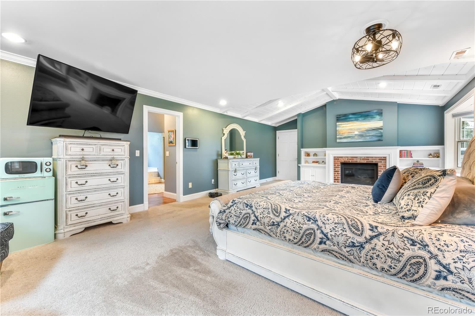 18690 Thunderbird Trail