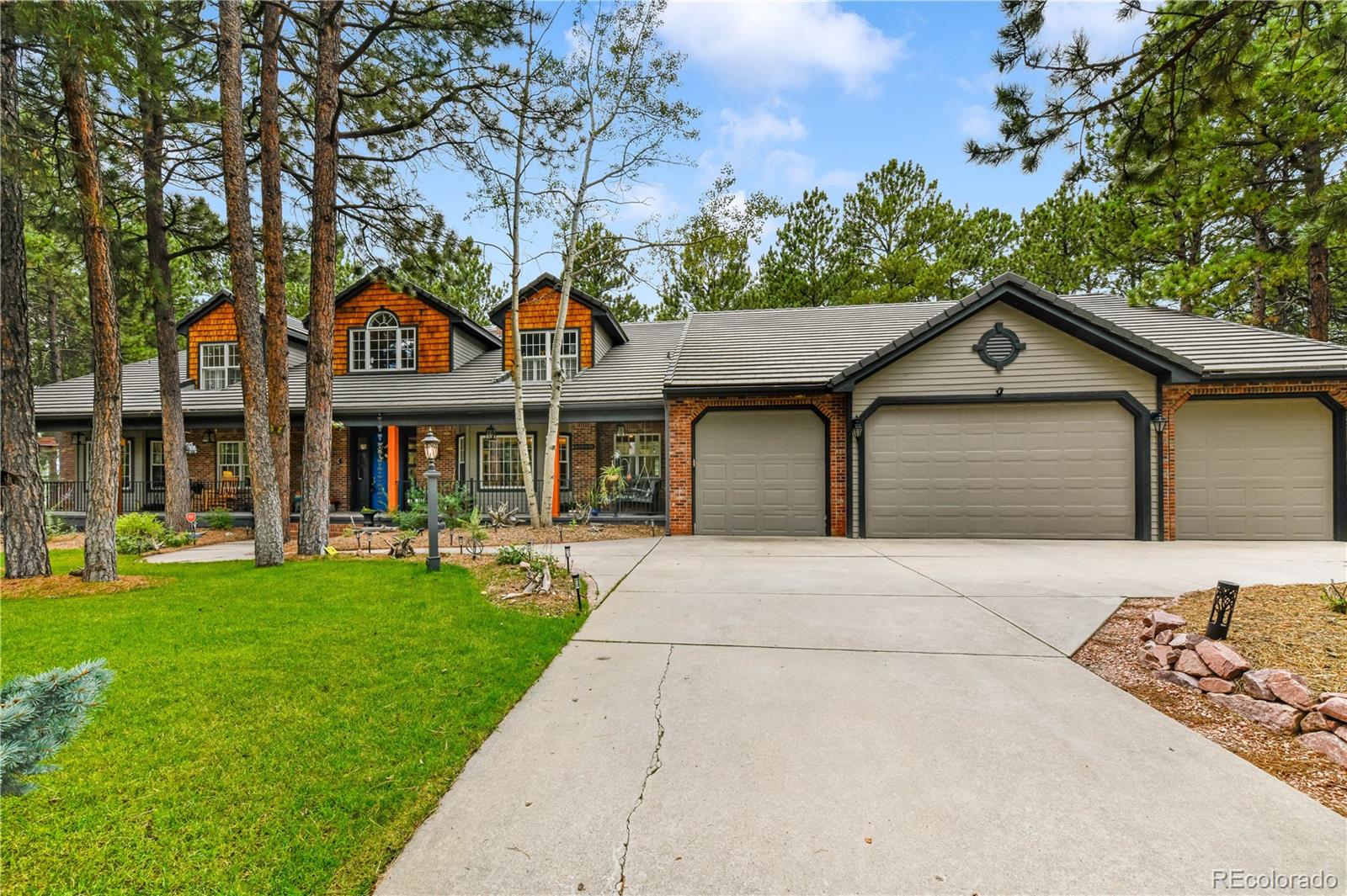 18690 Thunderbird Trail