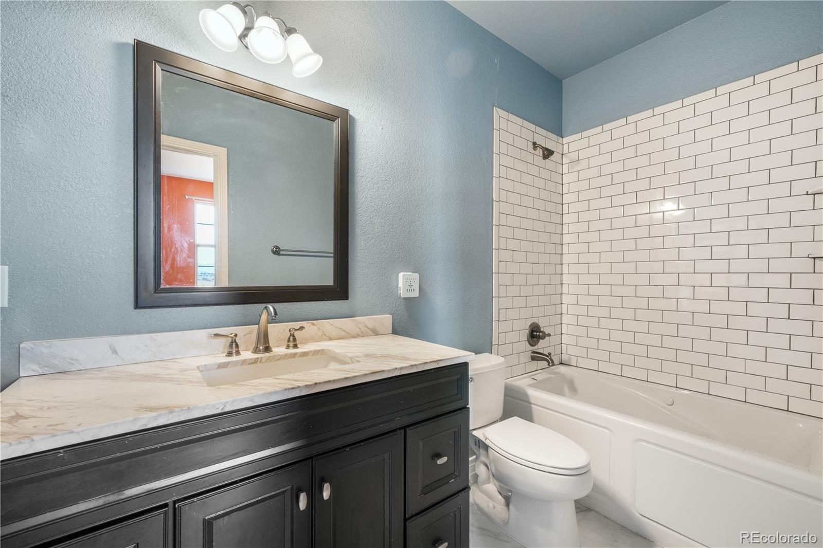 3329 Gladstone Creek Point