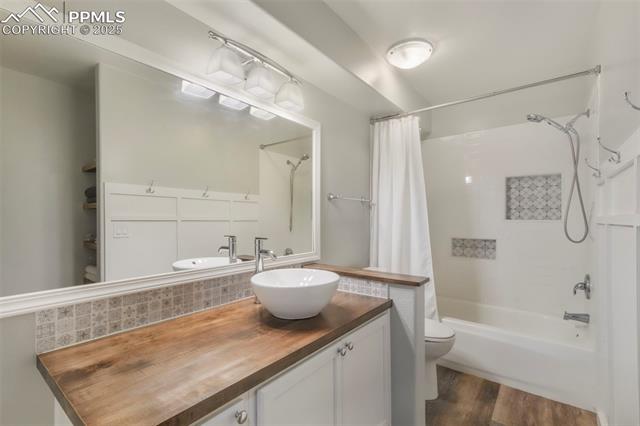 19165 Golden Arrow Circle