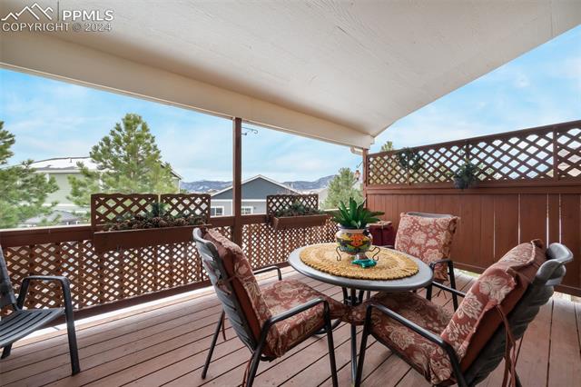 1755 Moorwood Point