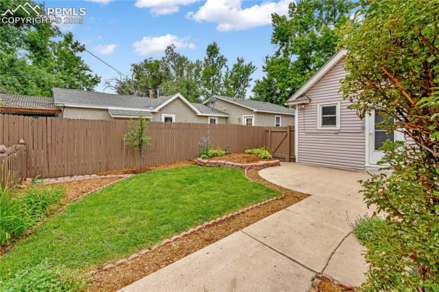 825 Arcadia Place
