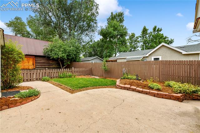 825 Arcadia Place