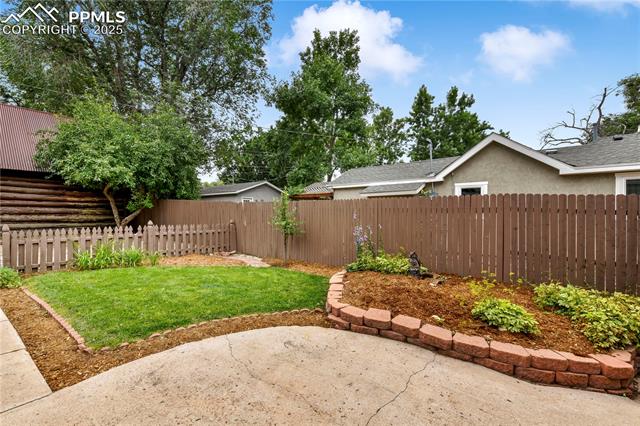 825 Arcadia Place