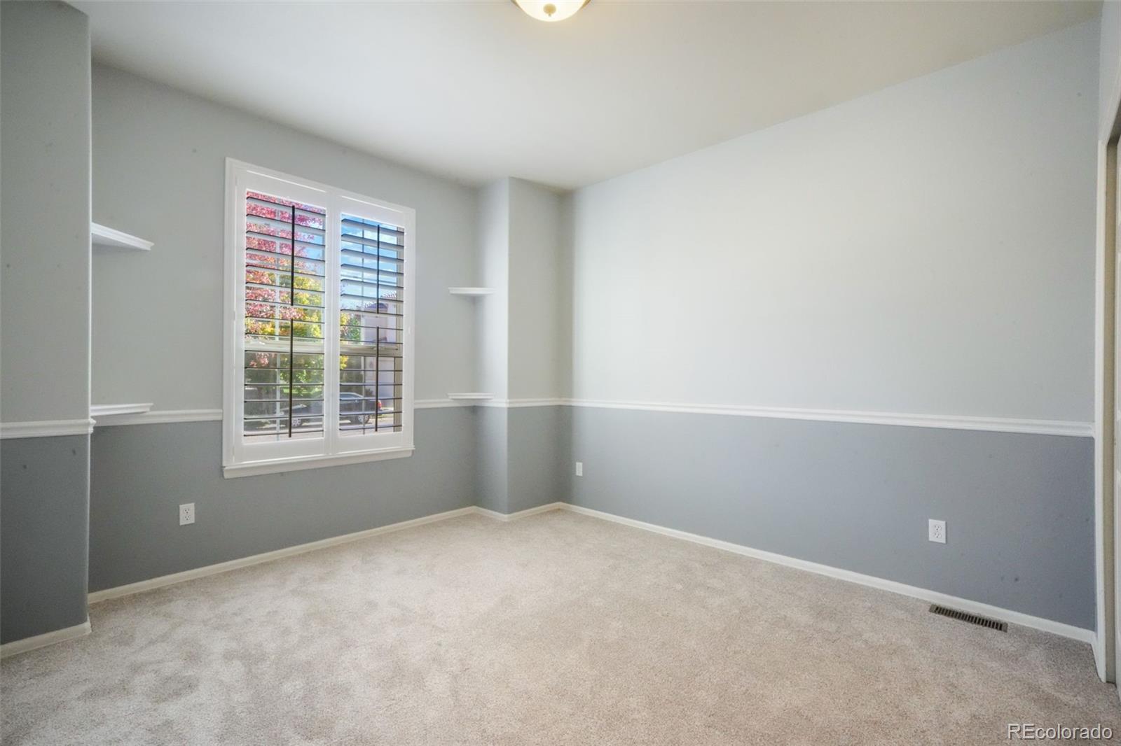 3215 Hollycrest Drive