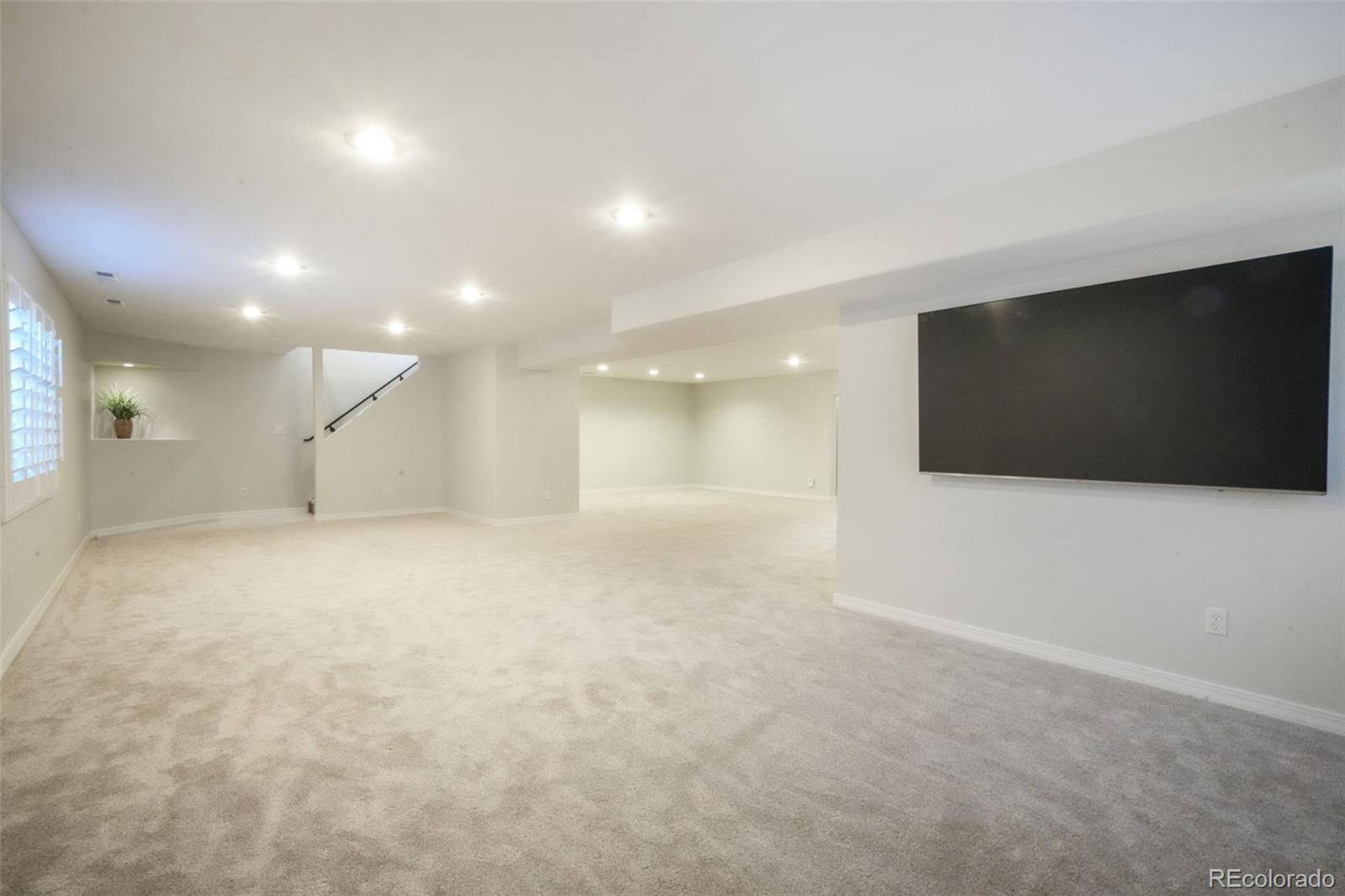 3215 Hollycrest Drive