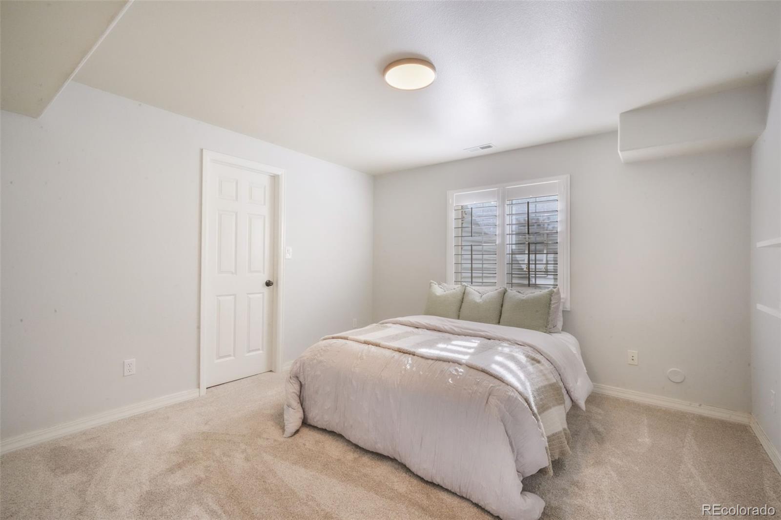 3215 Hollycrest Drive