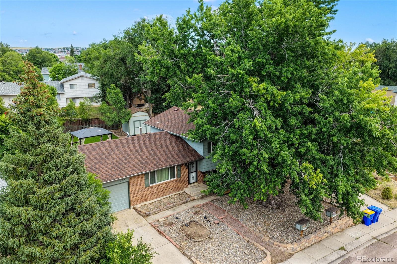 1925 Mineola Street