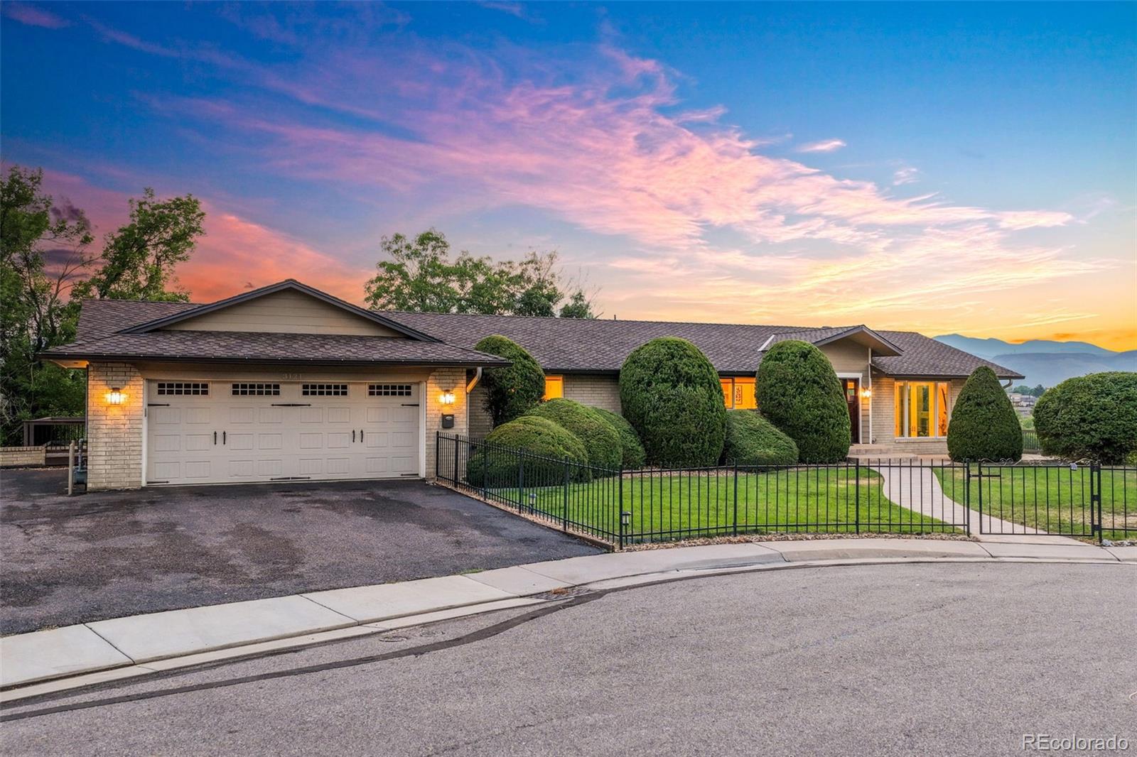 3121 Mountain Shadows Drive