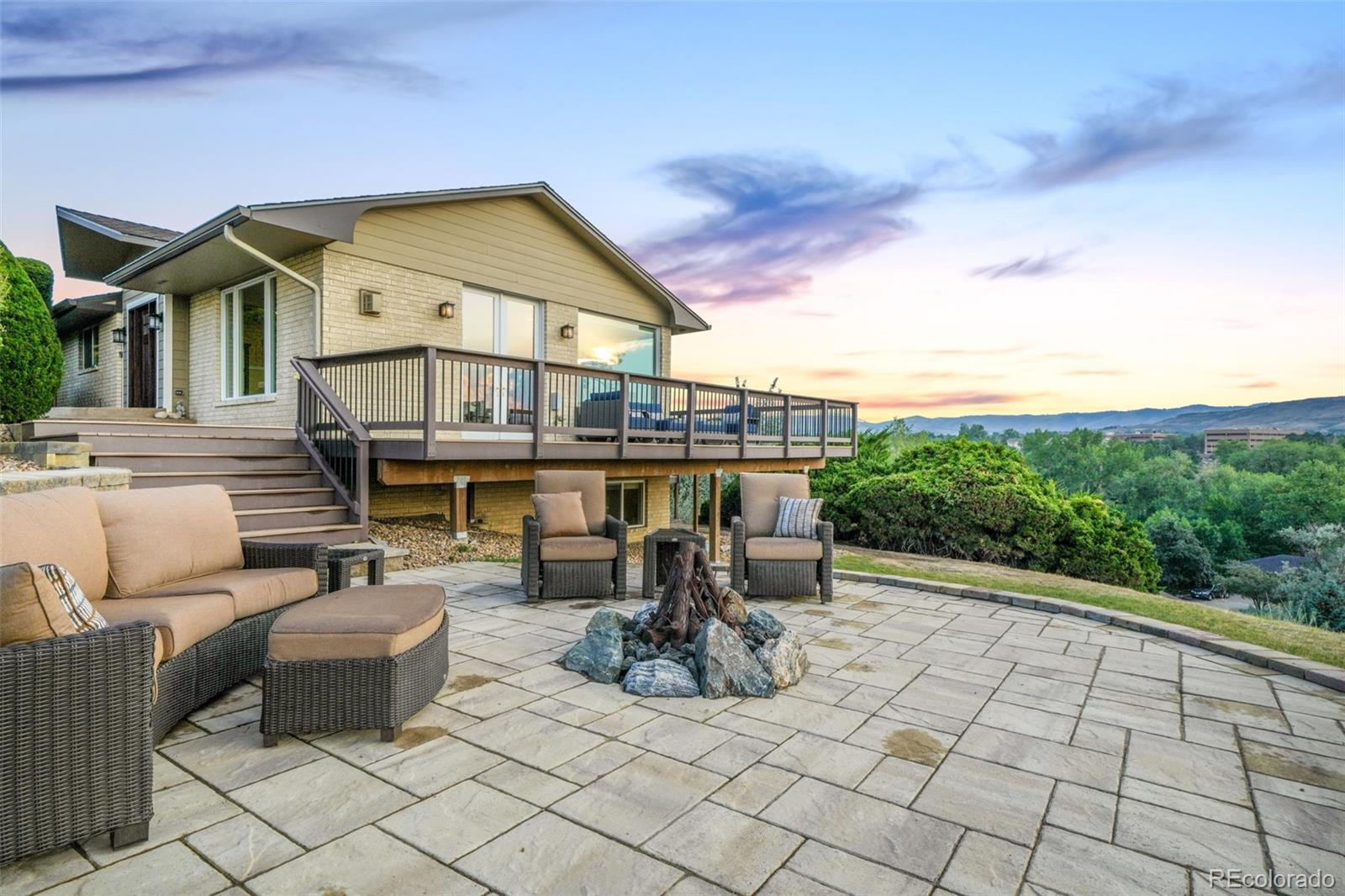 3121 Mountain Shadows Drive