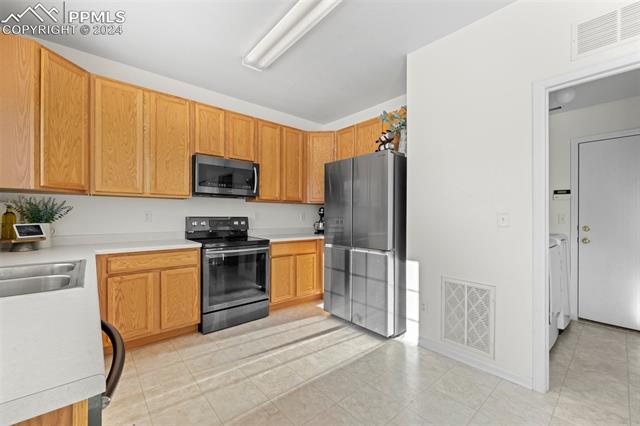 1442 N Stratton Avenue