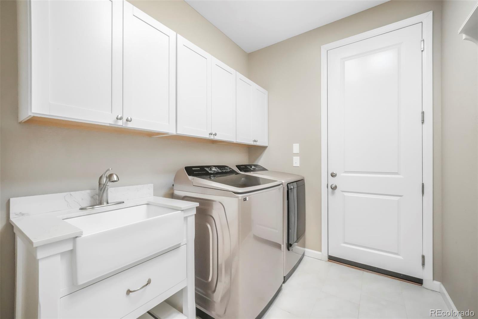 5724 Berry Ridge Way