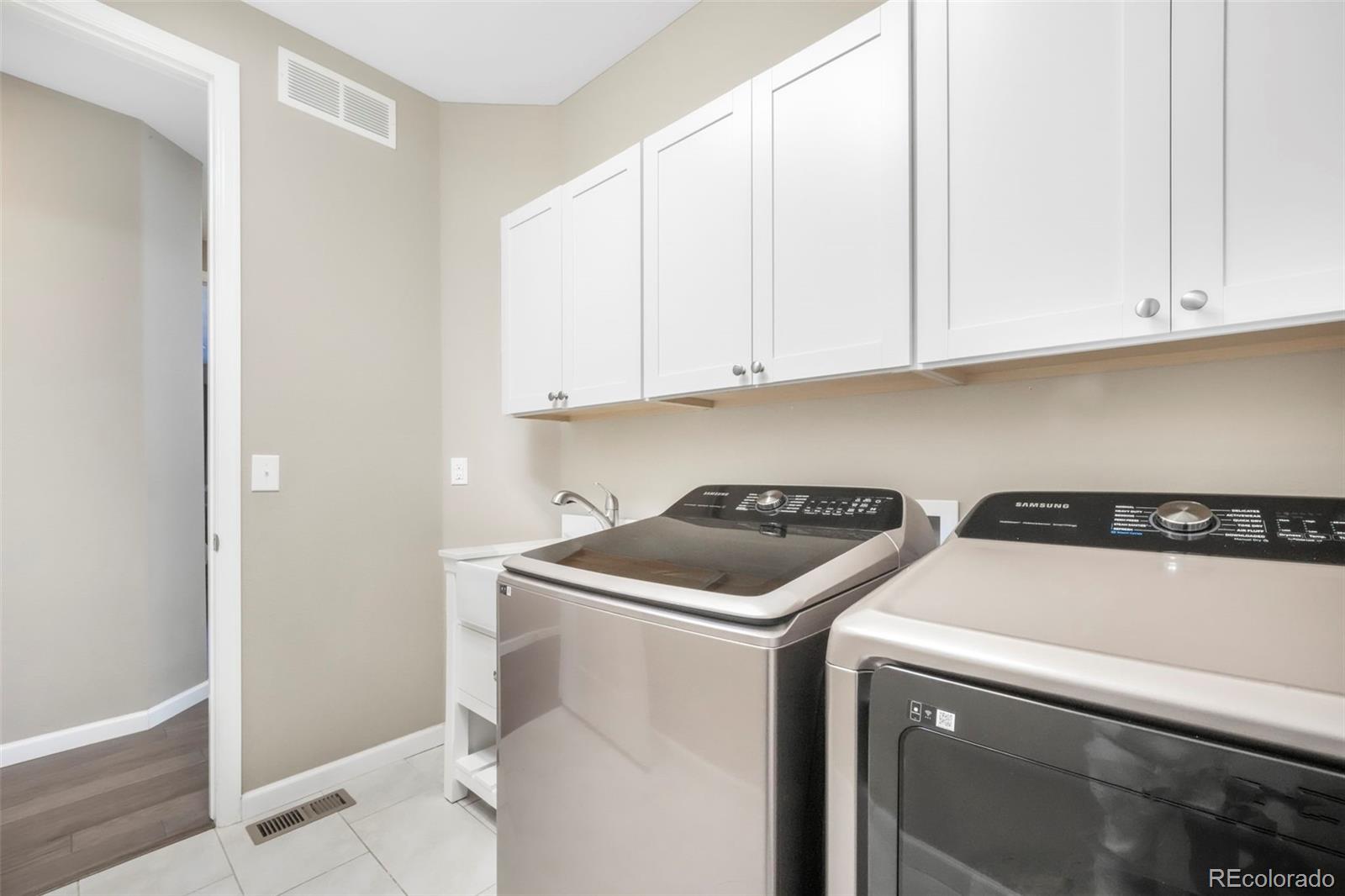 5724 Berry Ridge Way