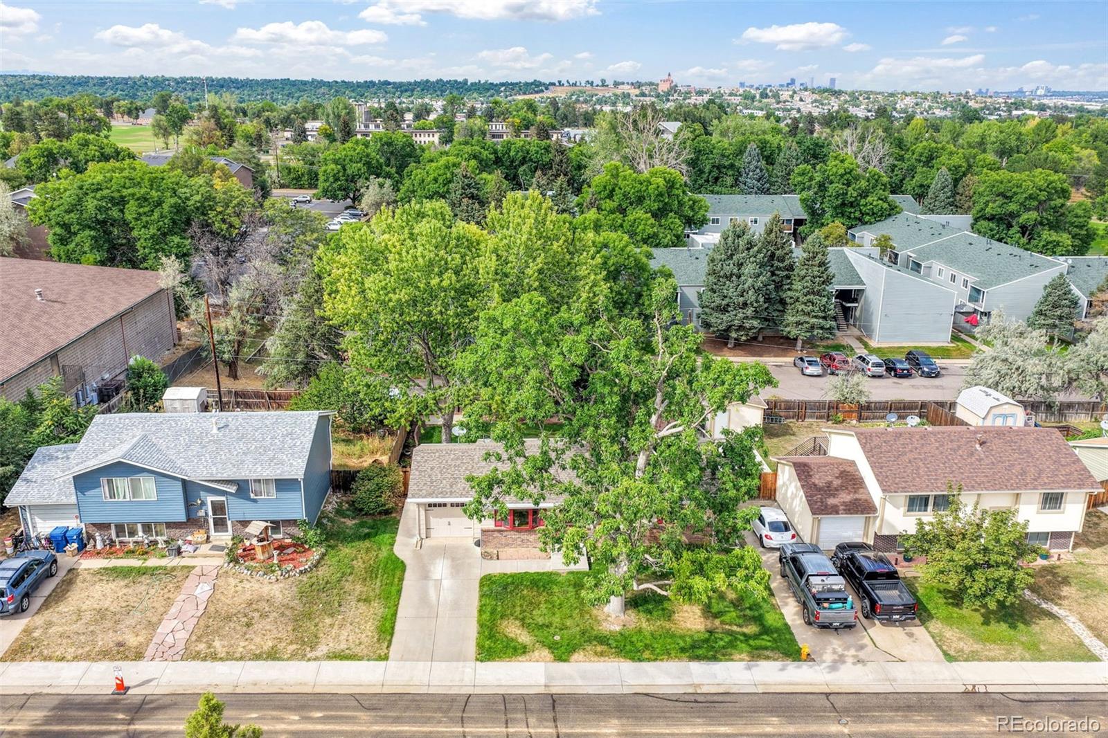 3461 W Edgemore Place