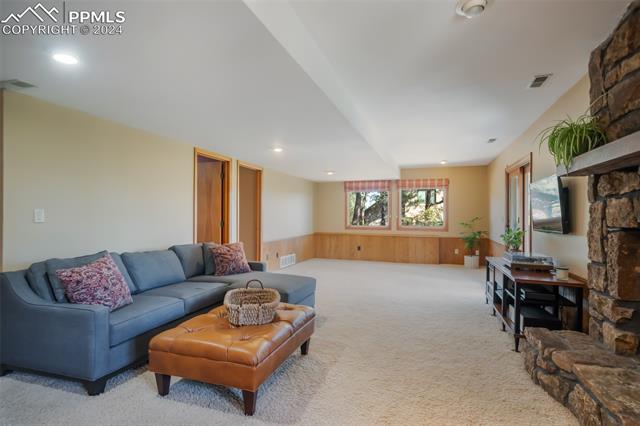 5221 Cliff Point Circle