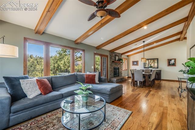 5221 Cliff Point Circle