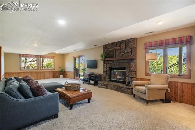 5221 Cliff Point Circle