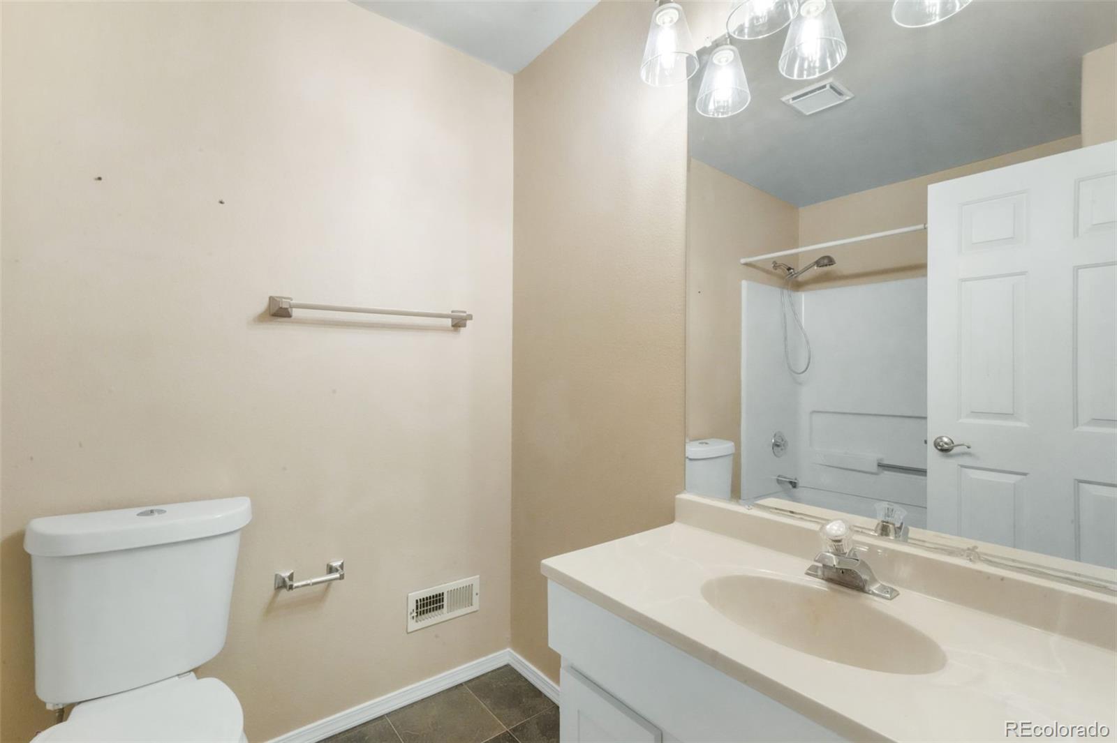 19140 Golden Arrow Circle