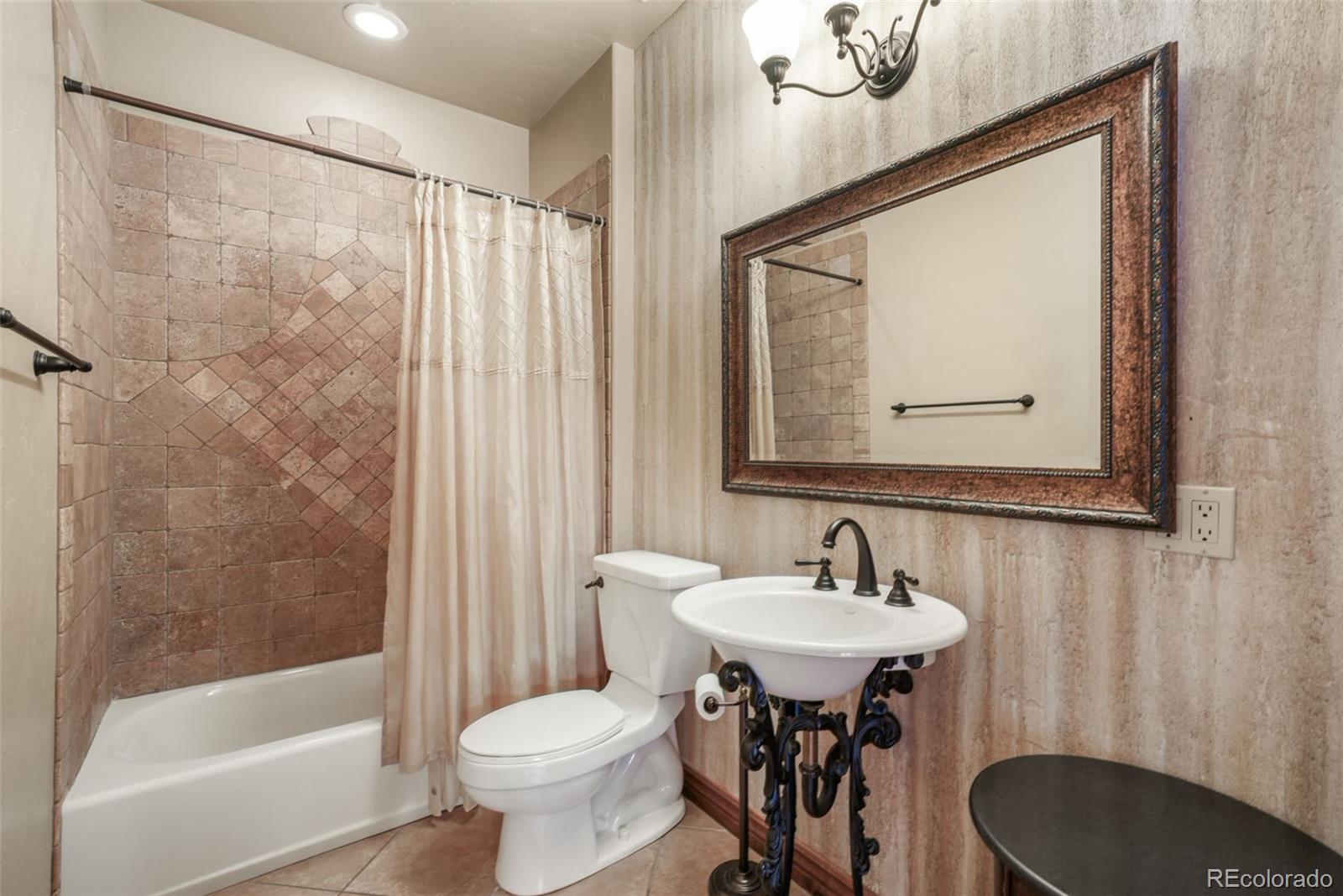 7830 Tannenbaum Road