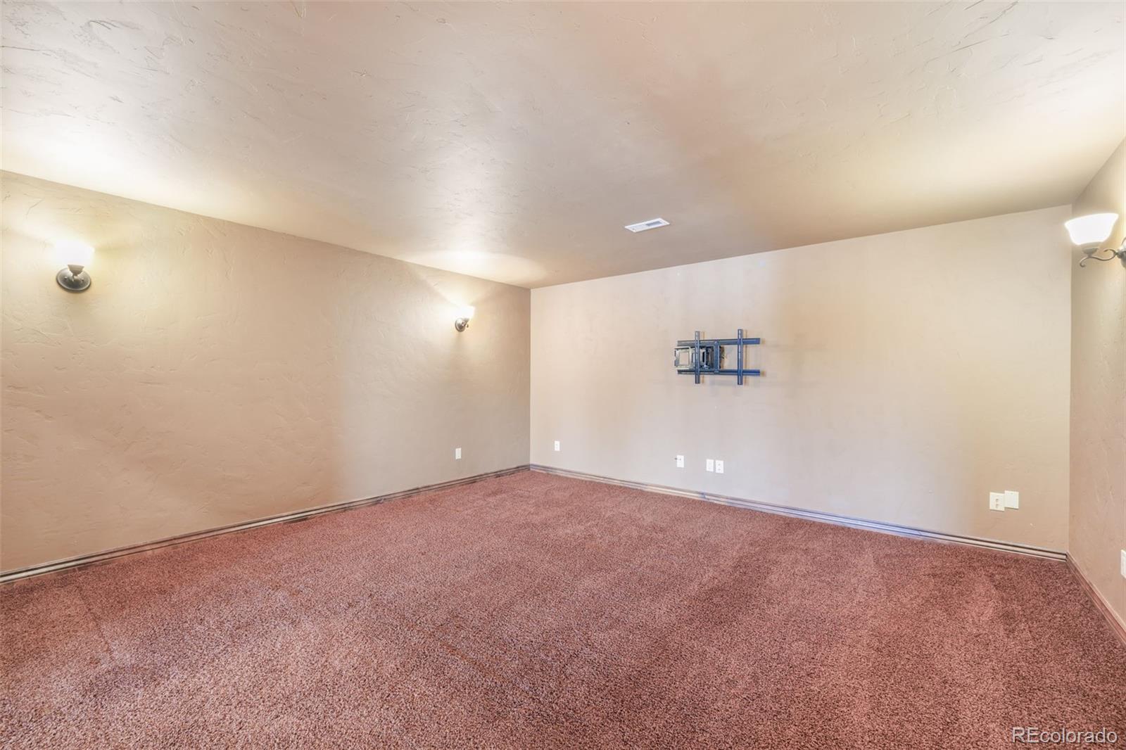 7830 Tannenbaum Road