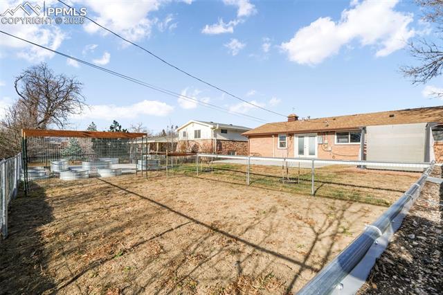 870 Hemlock Way