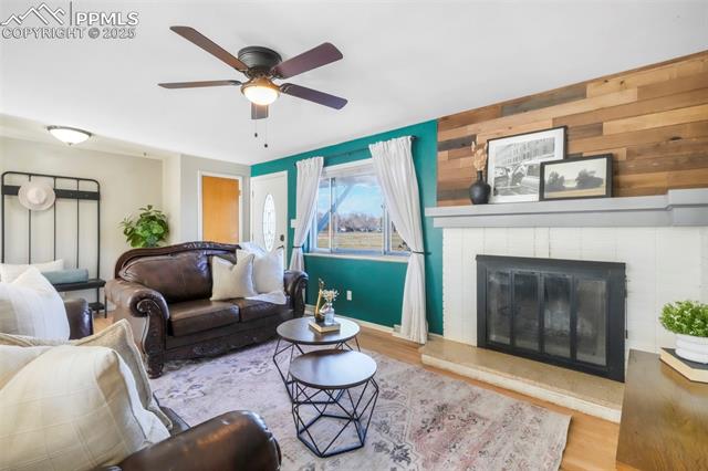 870 Hemlock Way