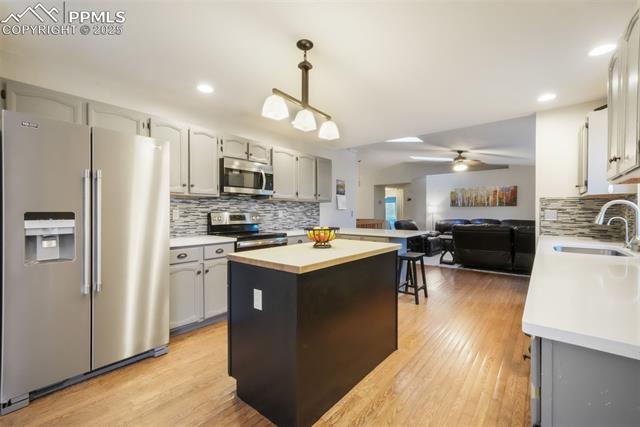 1285 Spinnaker Trail