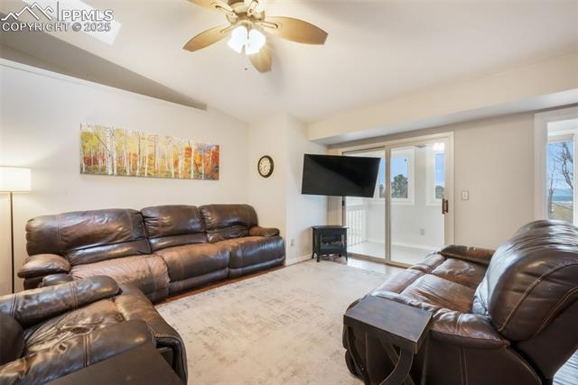 1285 Spinnaker Trail