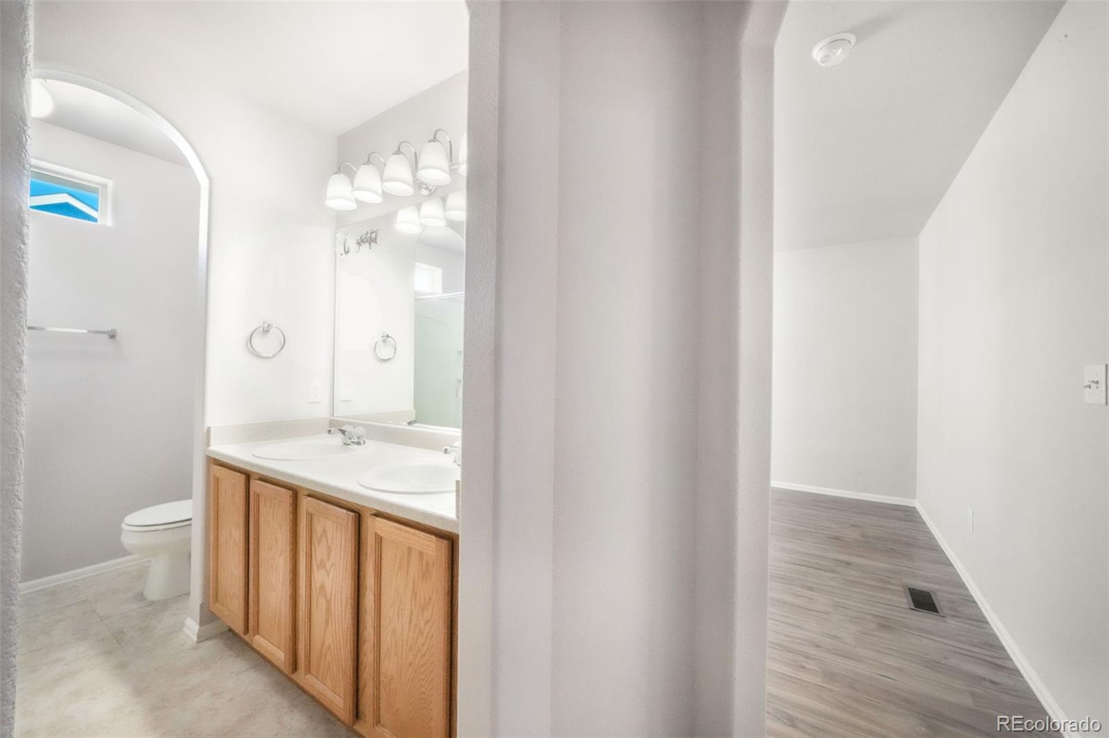 812 Hailey Glenn View