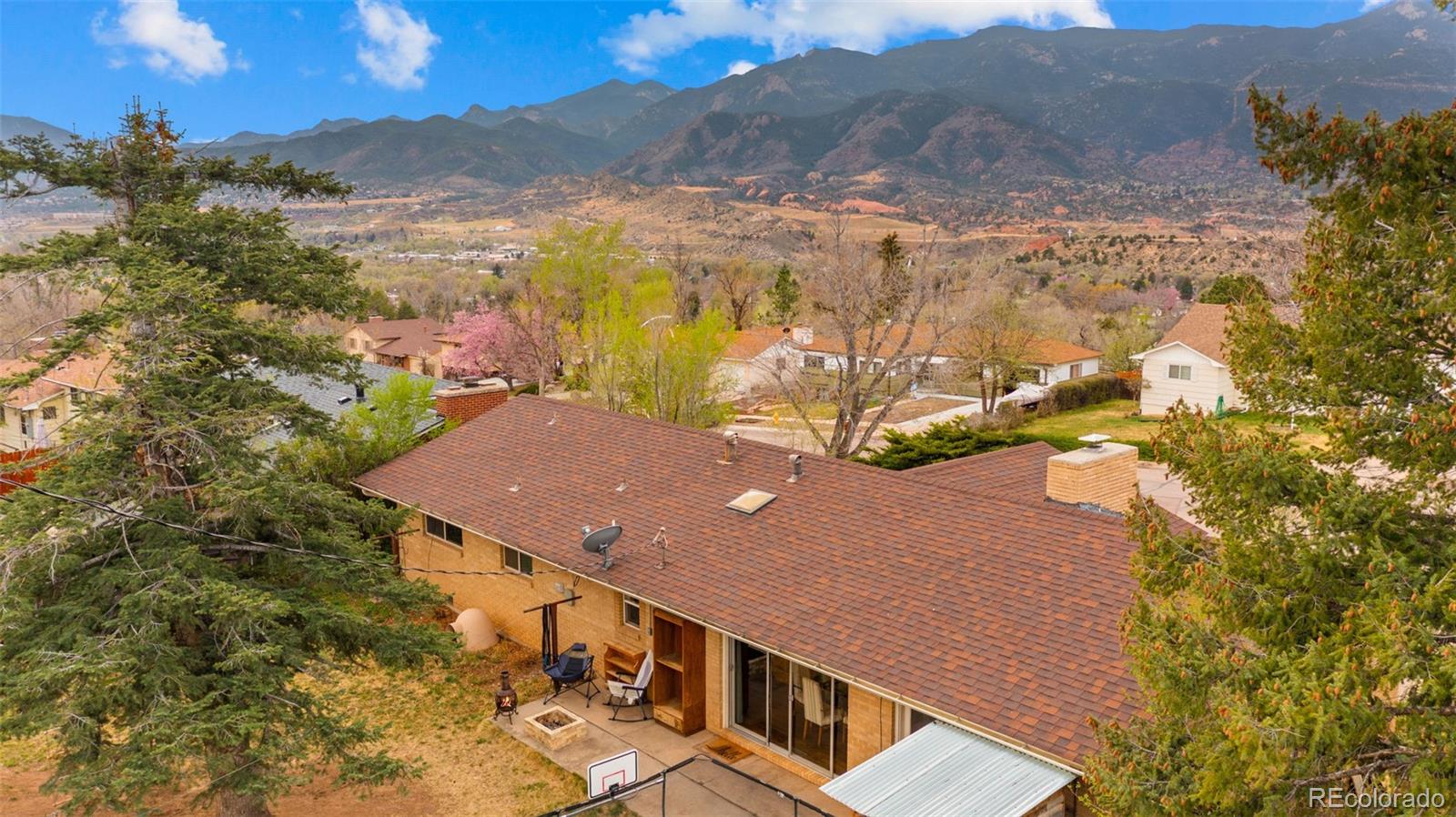 825 Panorama Drive