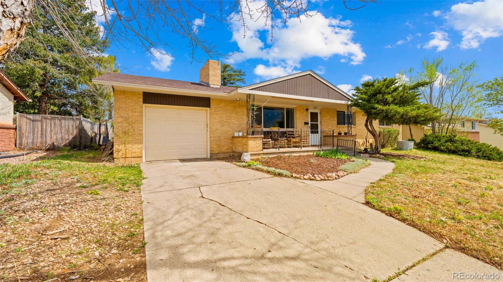 825 Panorama Drive