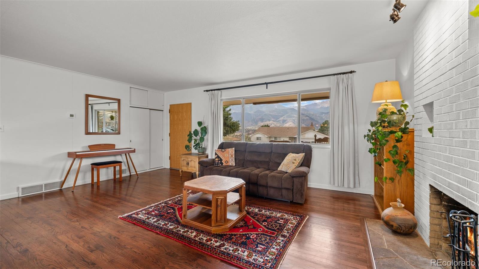 825 Panorama Drive
