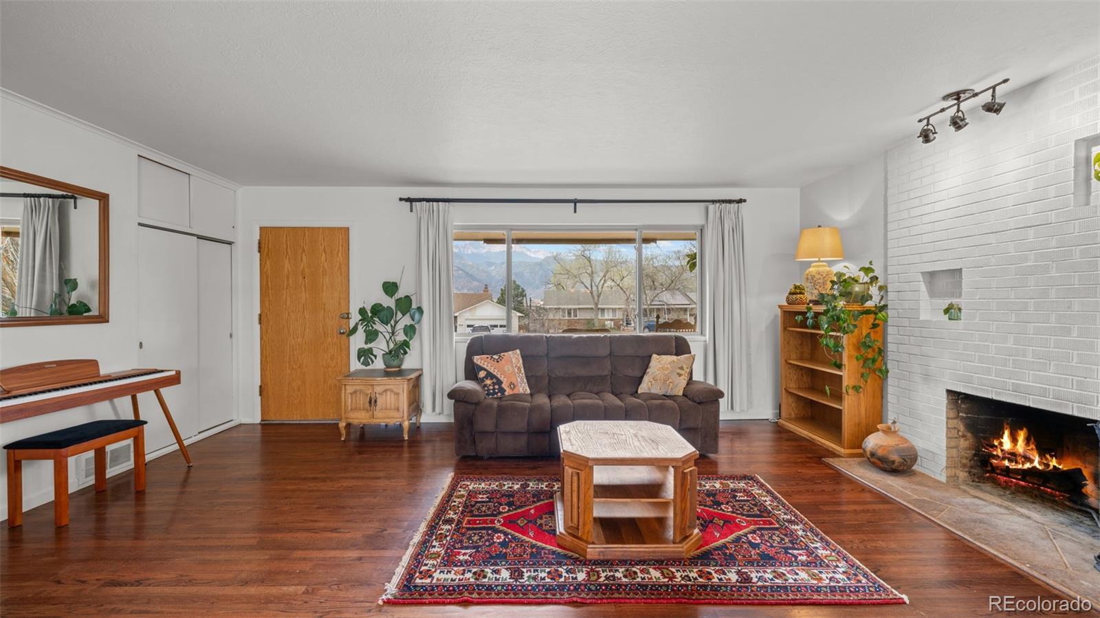 825 Panorama Drive