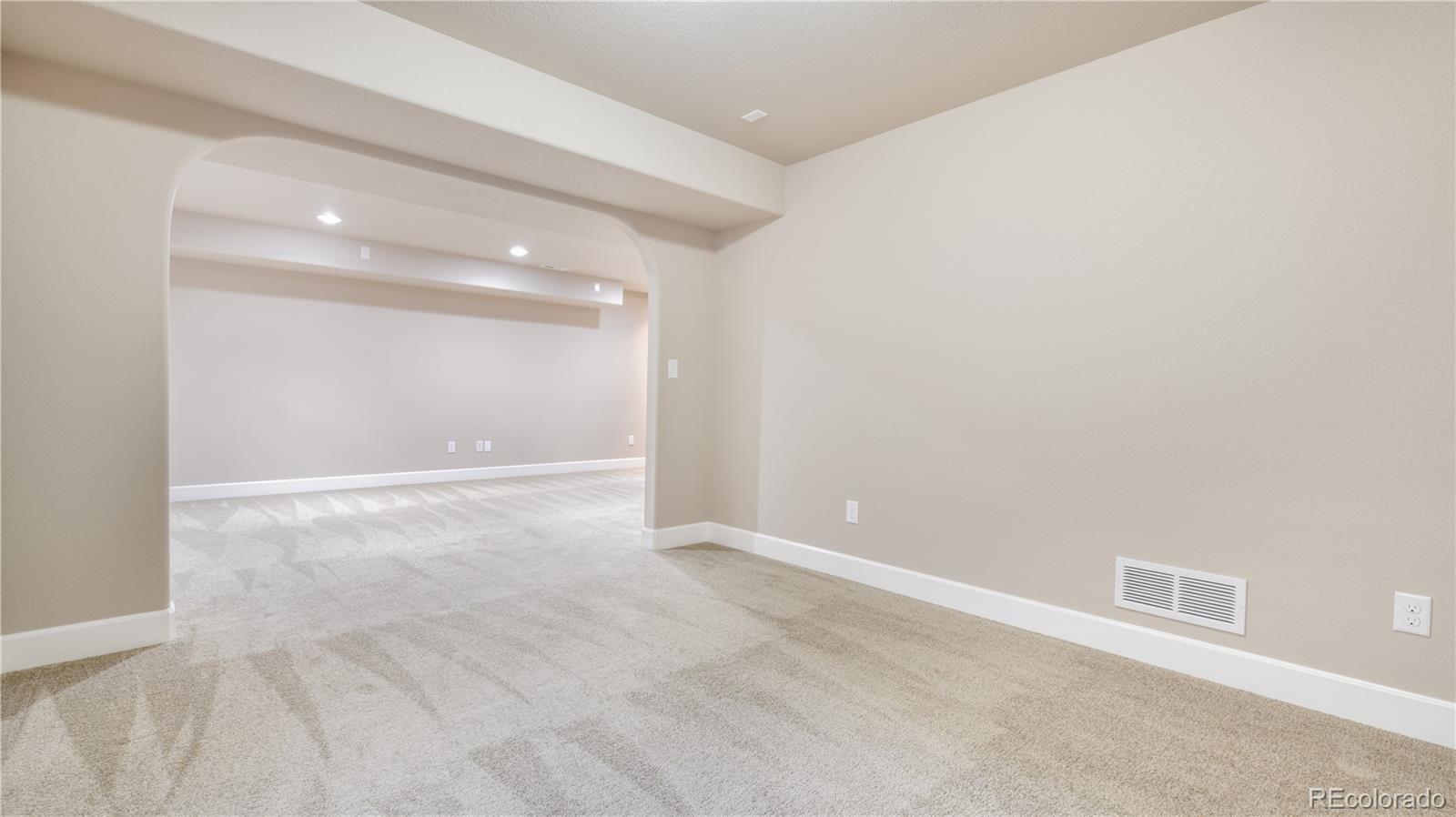 10484 Mile Post Loop