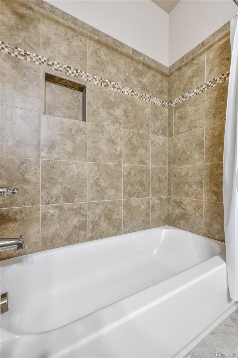 10484 Mile Post Loop