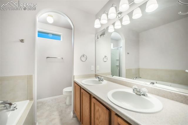 812 Hailey Glenn View