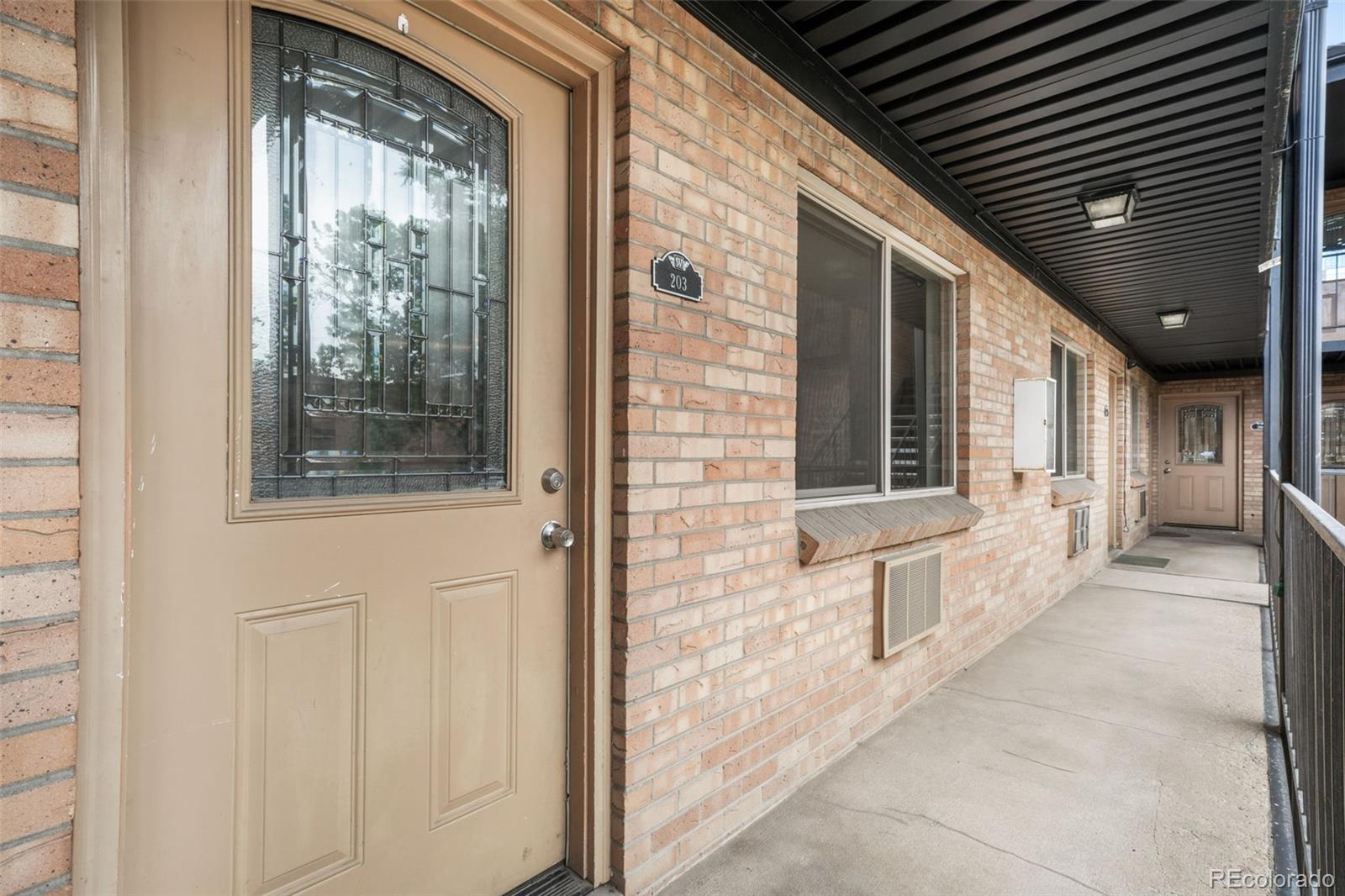 558 N Washington Street Unit: 203
