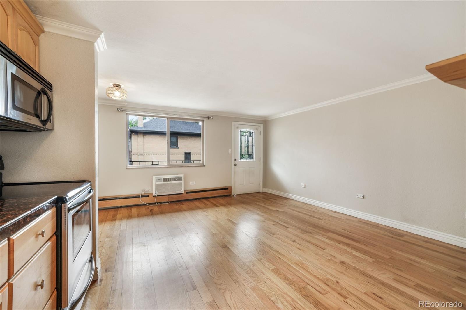 558 N Washington Street Unit: 203