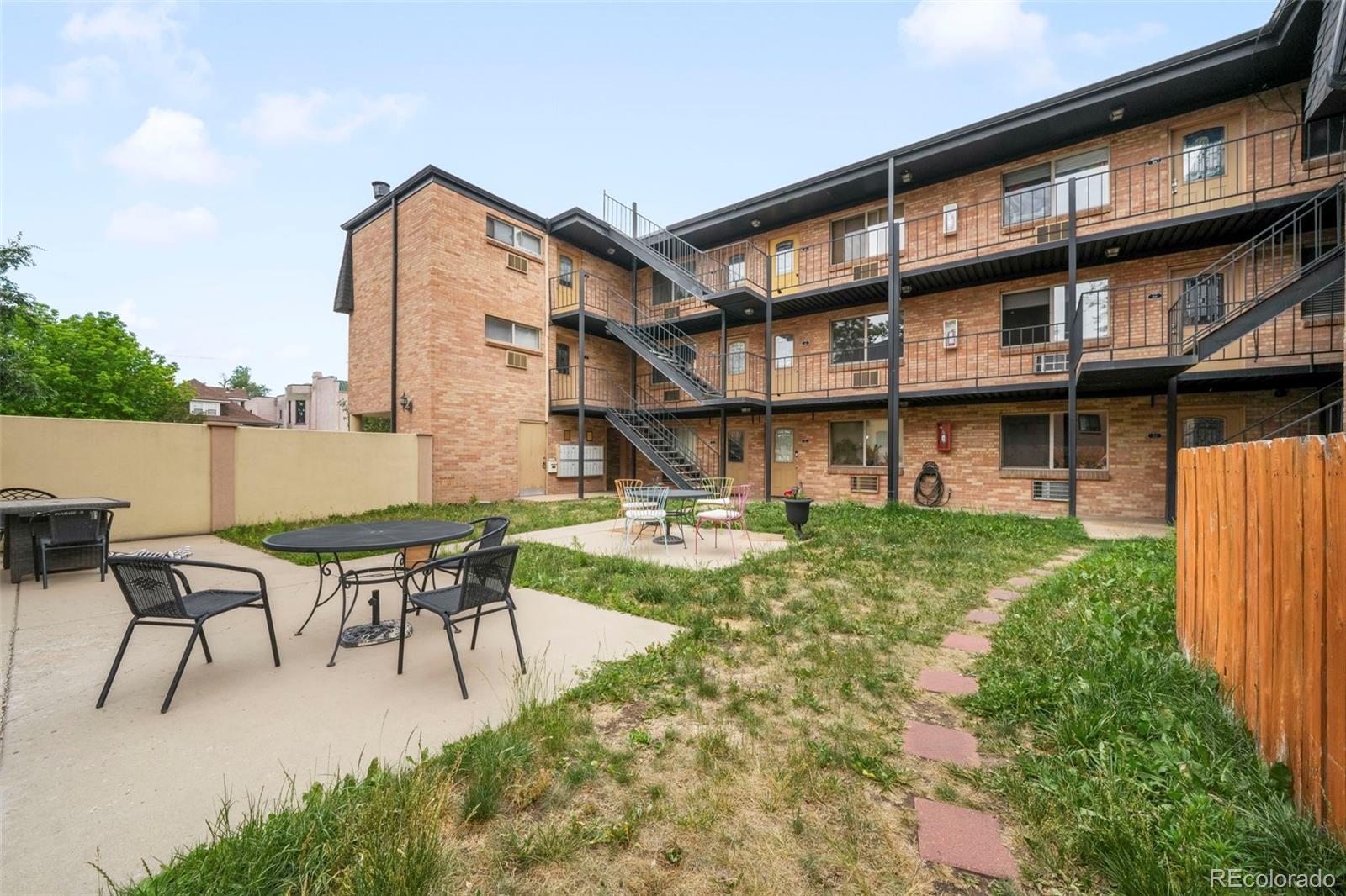 558 N Washington Street Unit: 203