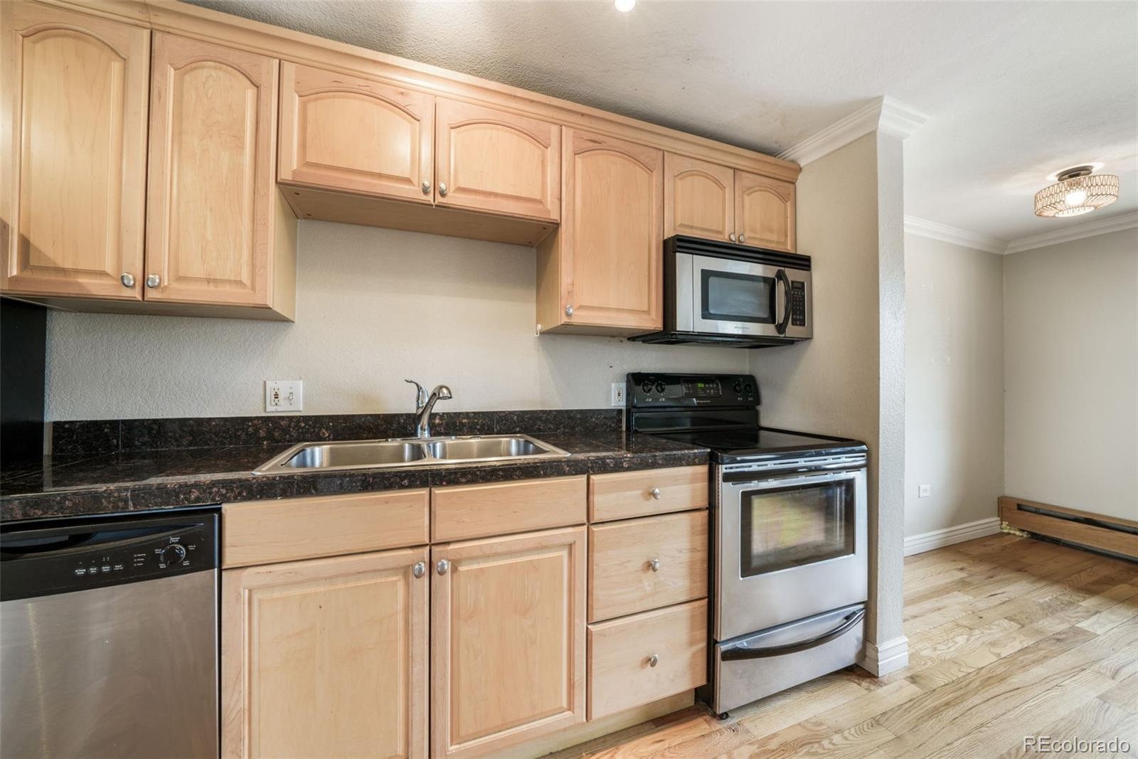 558 N Washington Street Unit: 203